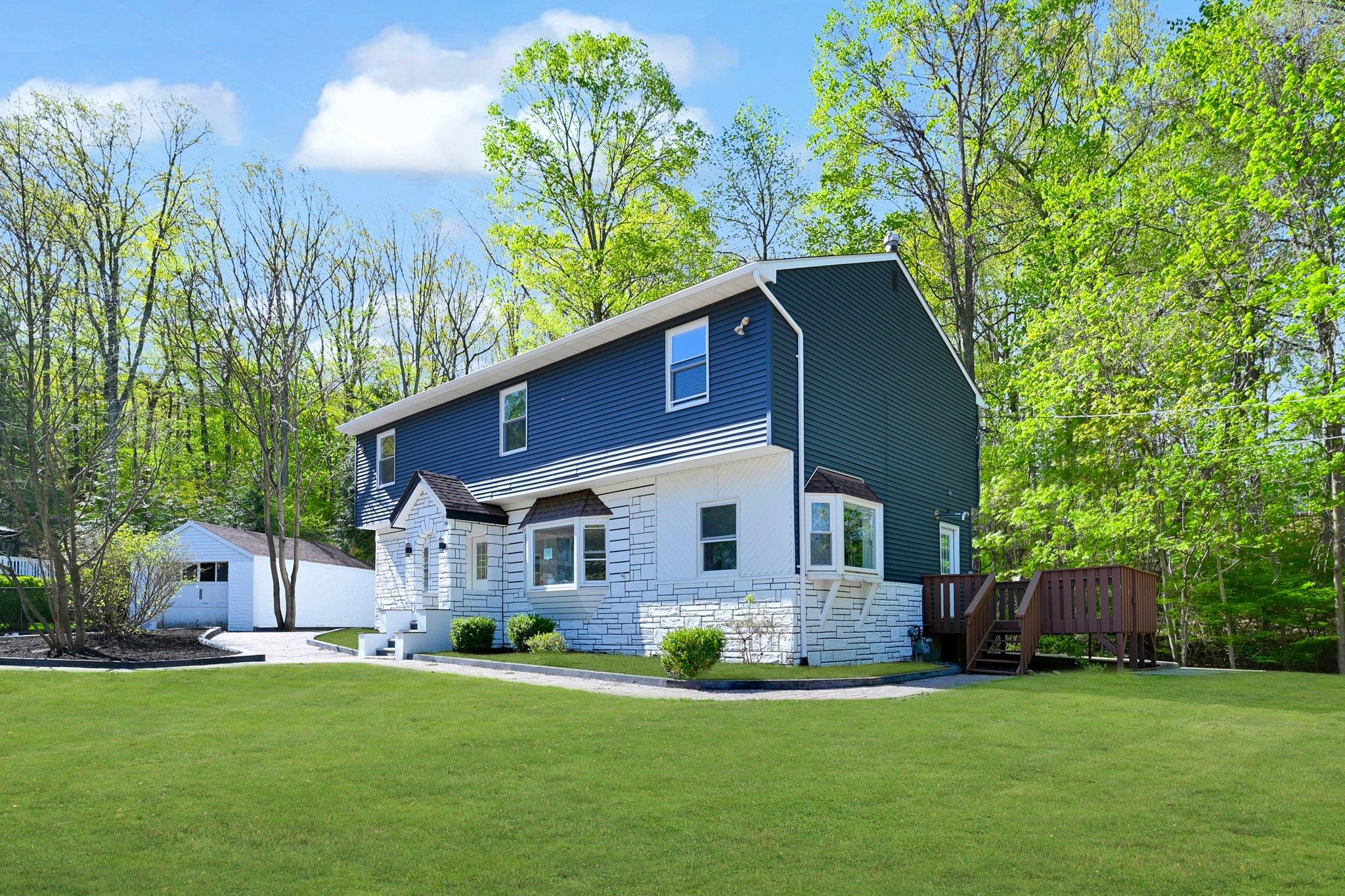 58 Lakelands Avenue