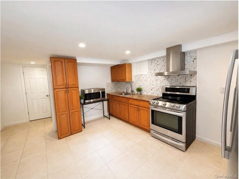 Homes For Rent - 1580 Miriam Court<br/> Elmont, NY 11003