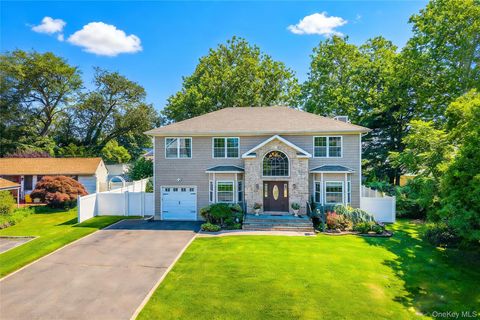 Homes For Sale - 62 Georgia Drive<br/> Syosset, NY 11791