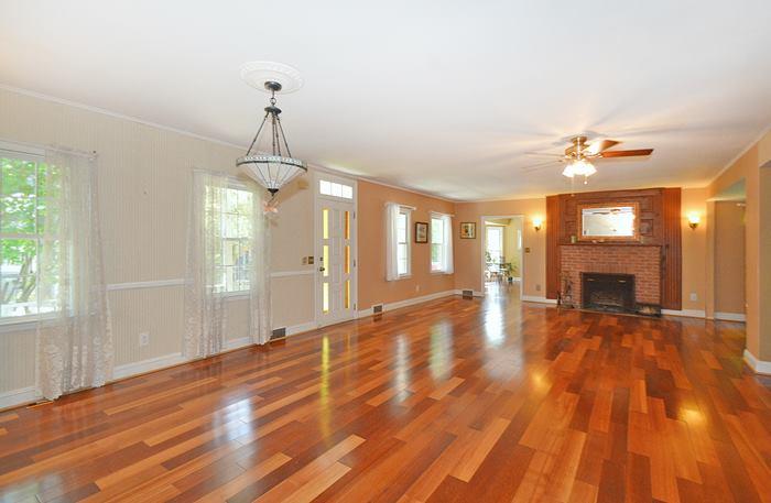 42 Handsome Avenue, Sayville, New York image 3