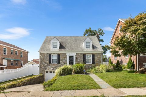 271 Hayward Street Yonkers NY 10704