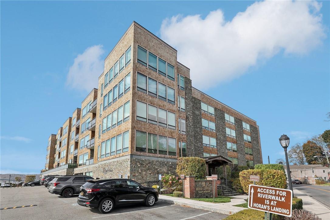 11 River Street 401