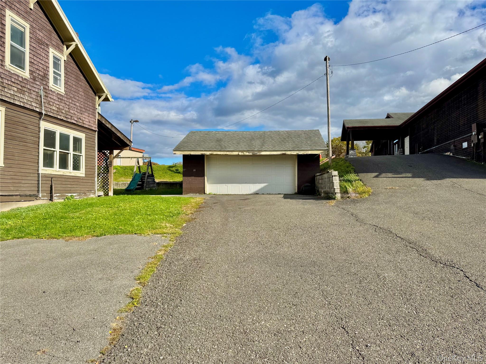 8 Forest Hills Avenue