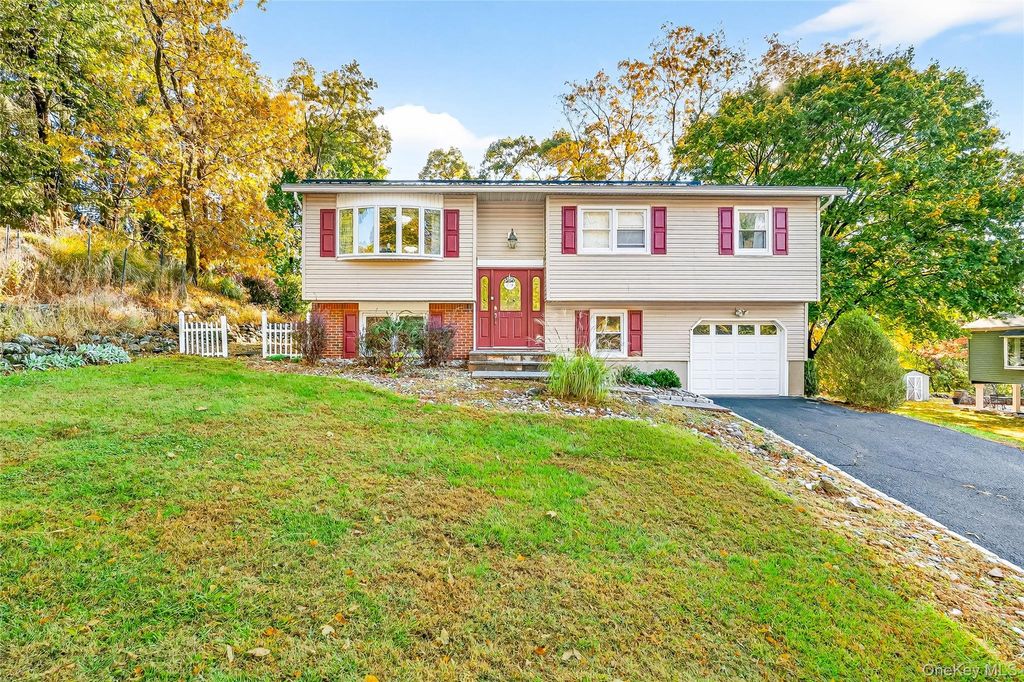 Photo of 9 Ann Avenue, Stony Point, NY 10980 (MLS # 927093)