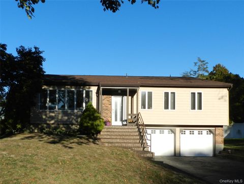 Photo of 5 Roy Drive, Nesconset, NY 11767 (MLS # 920279)