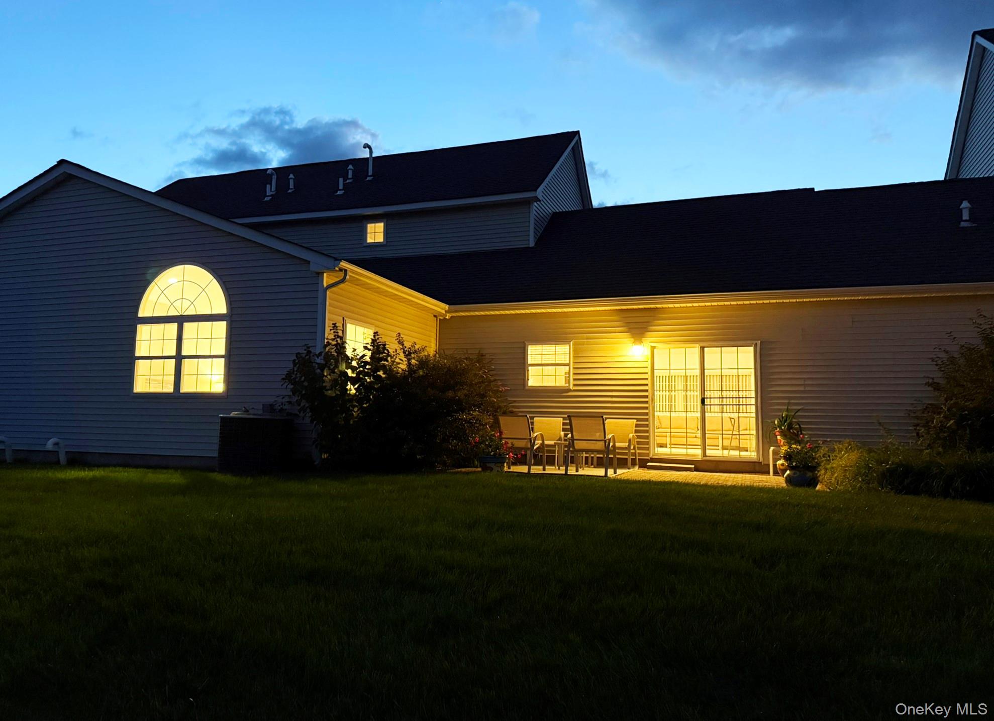 3704 Amen Corner