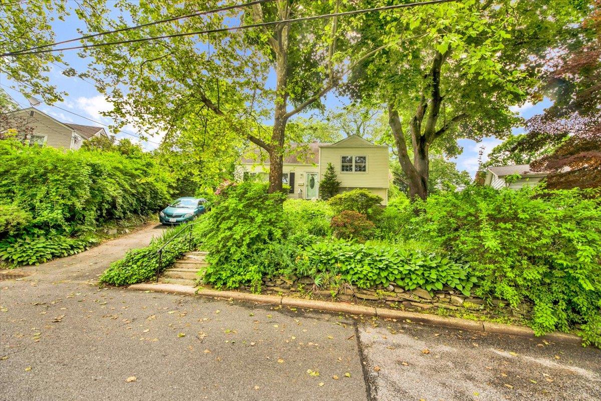 61 Kincaid Drive, Yonkers, New York image 2