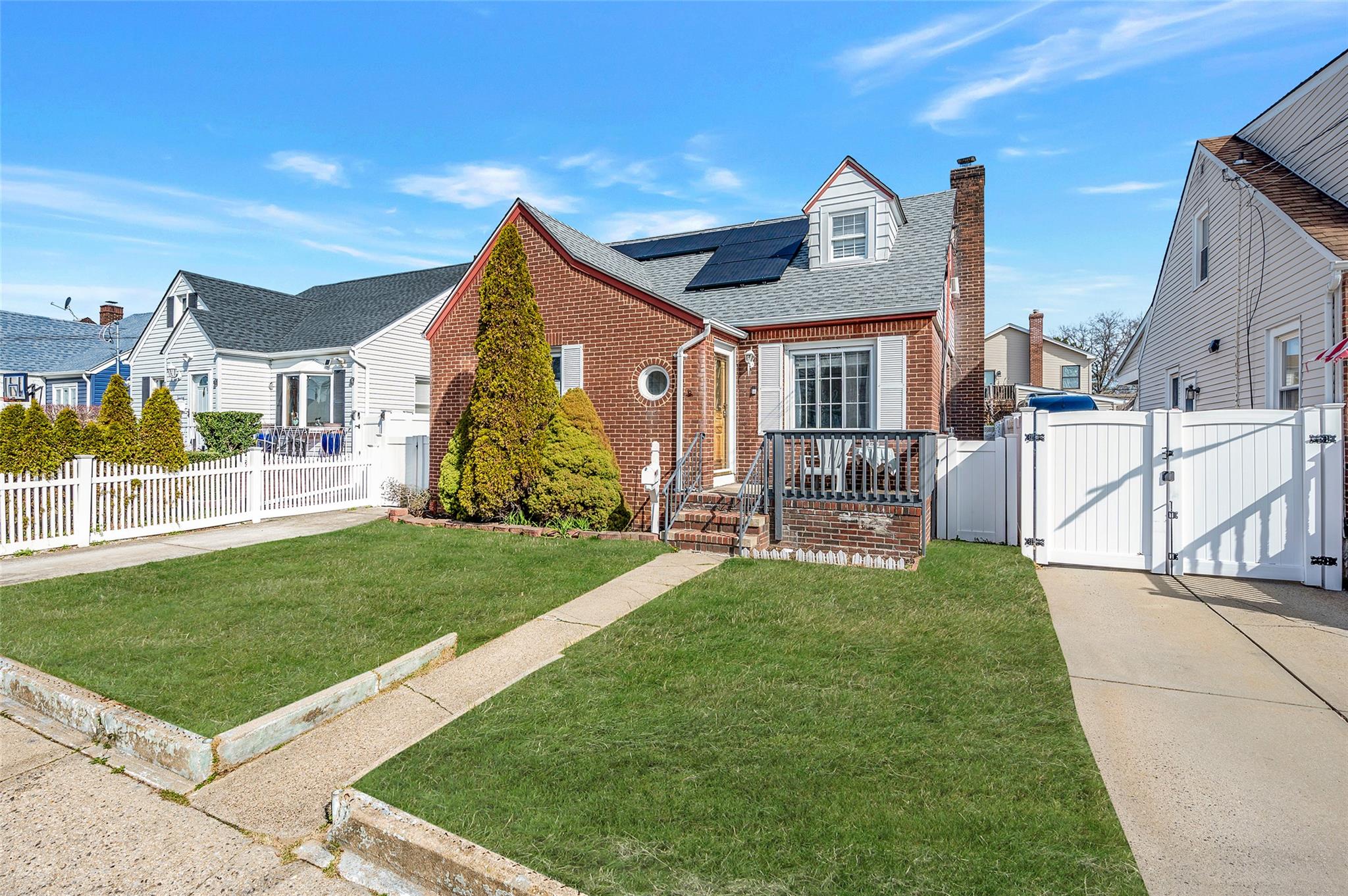 978 Fenworth Boulevard, Franklin Square, New York image 1