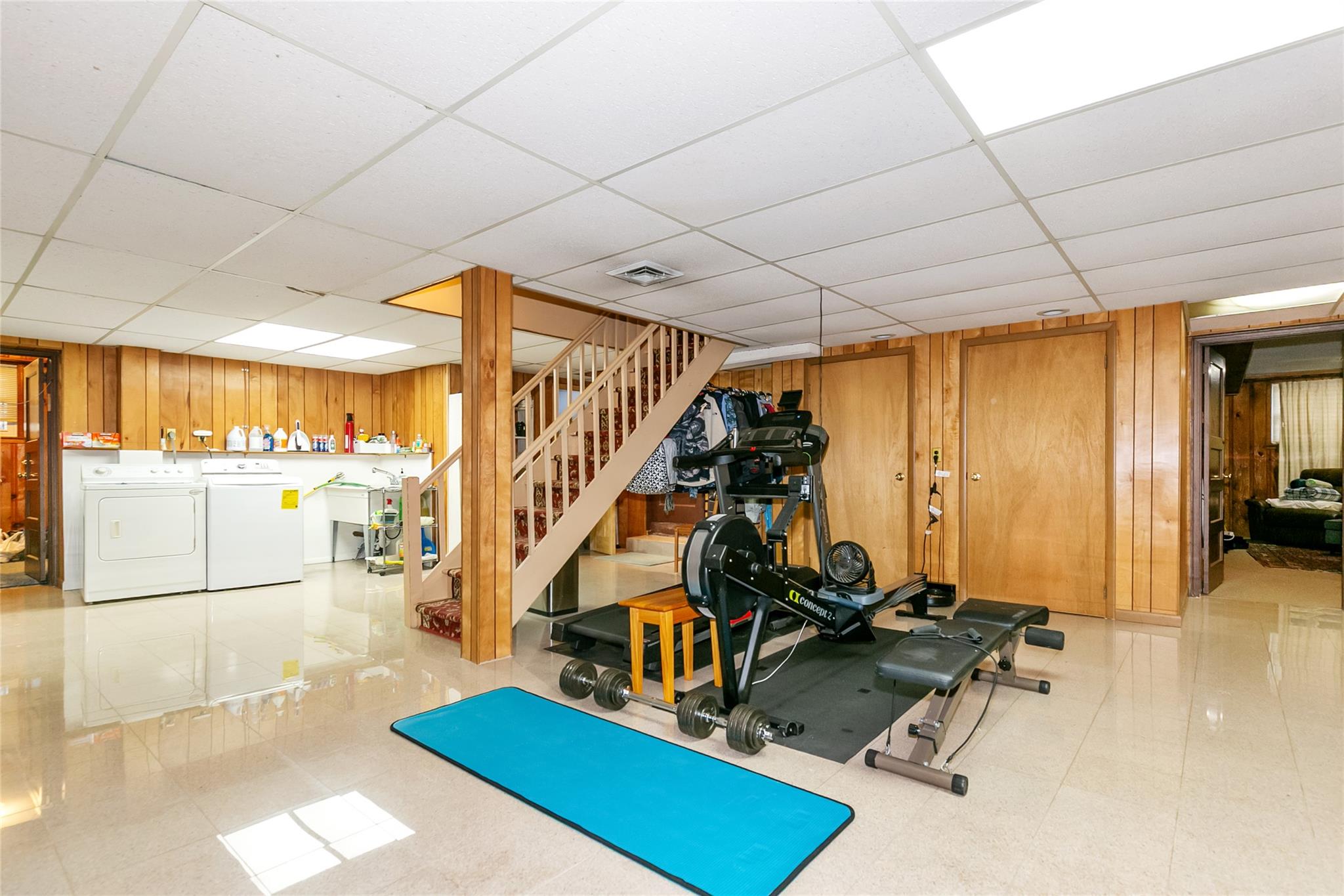 85 W Somerset Drive, Great Neck, New York image 20