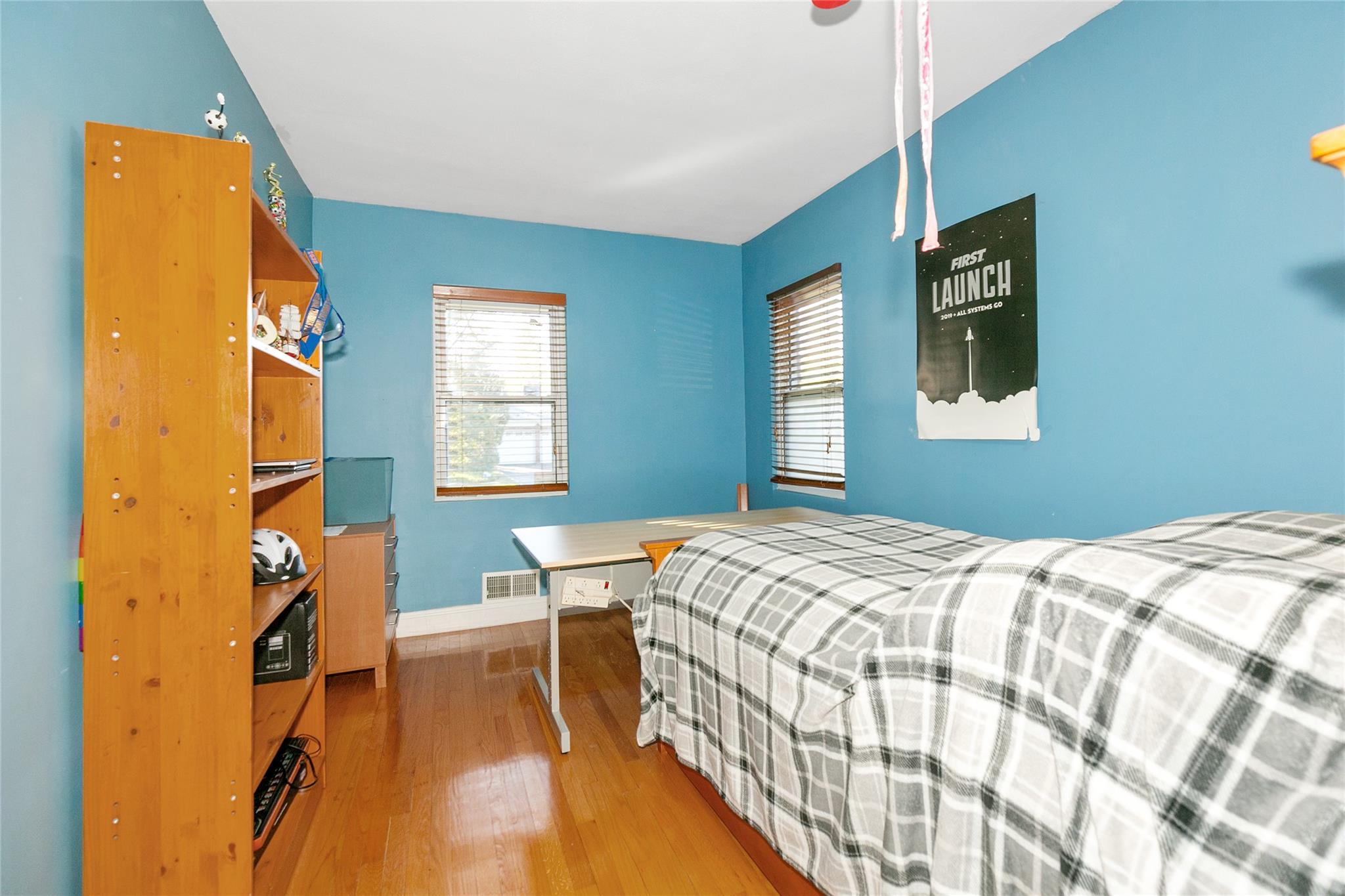 85 W Somerset Drive, Great Neck, New York image 19
