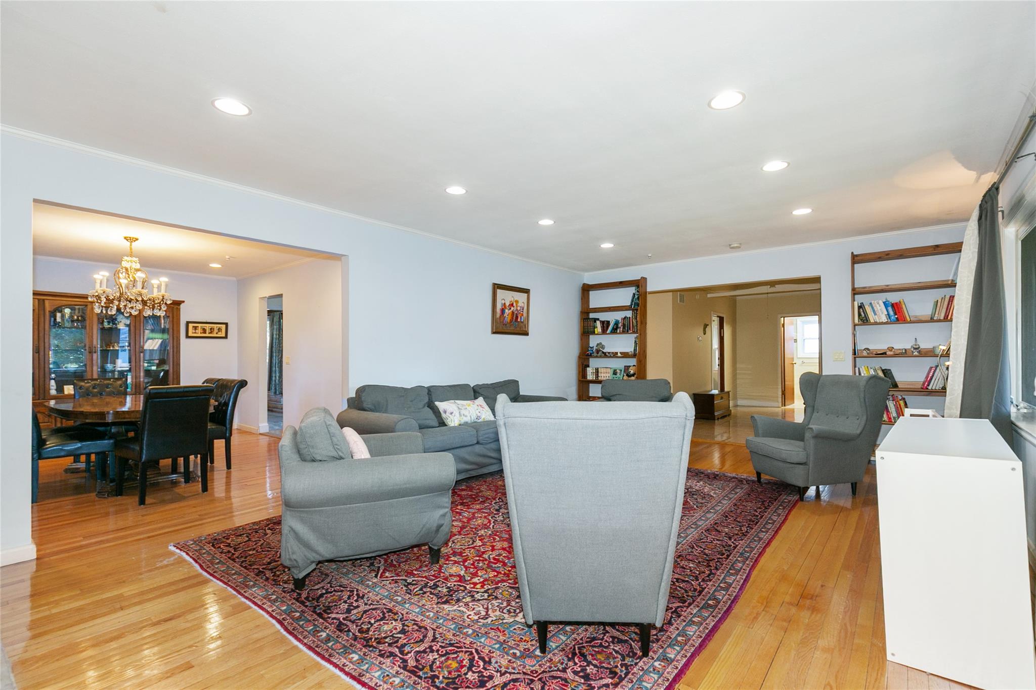 85 W Somerset Drive, Great Neck, New York image 7