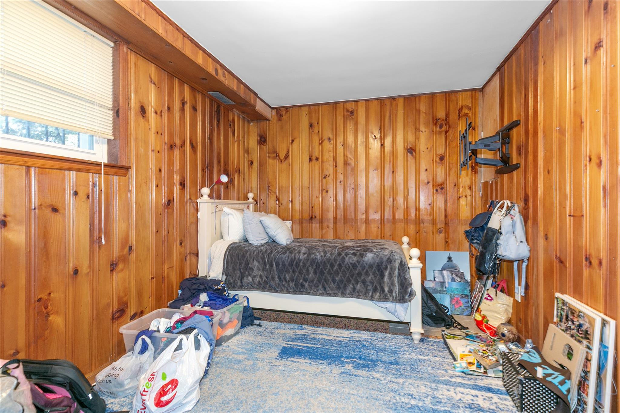 85 W Somerset Drive, Great Neck, New York image 22