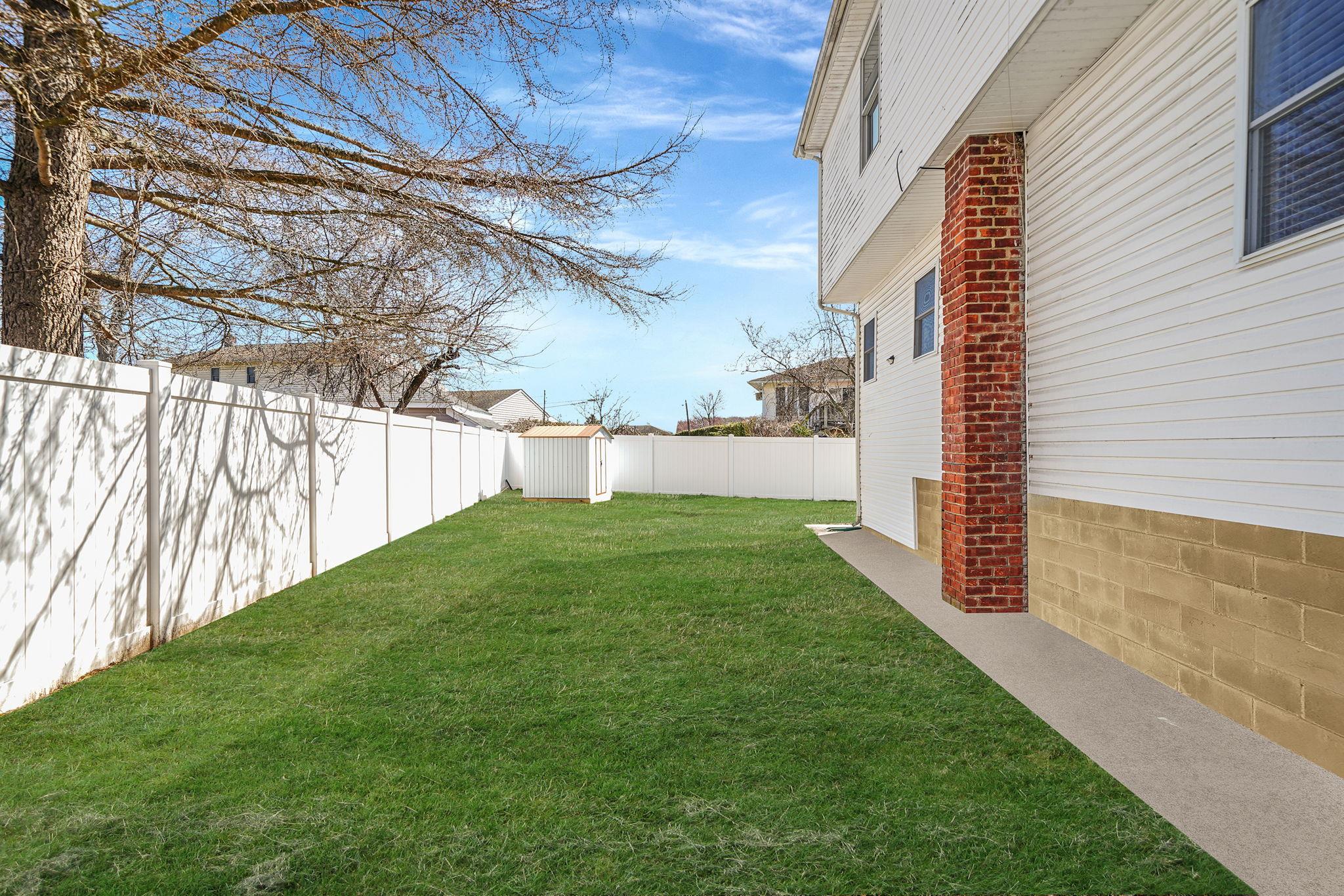 373 Nevada Street St, Lindenhurst, New York image 9