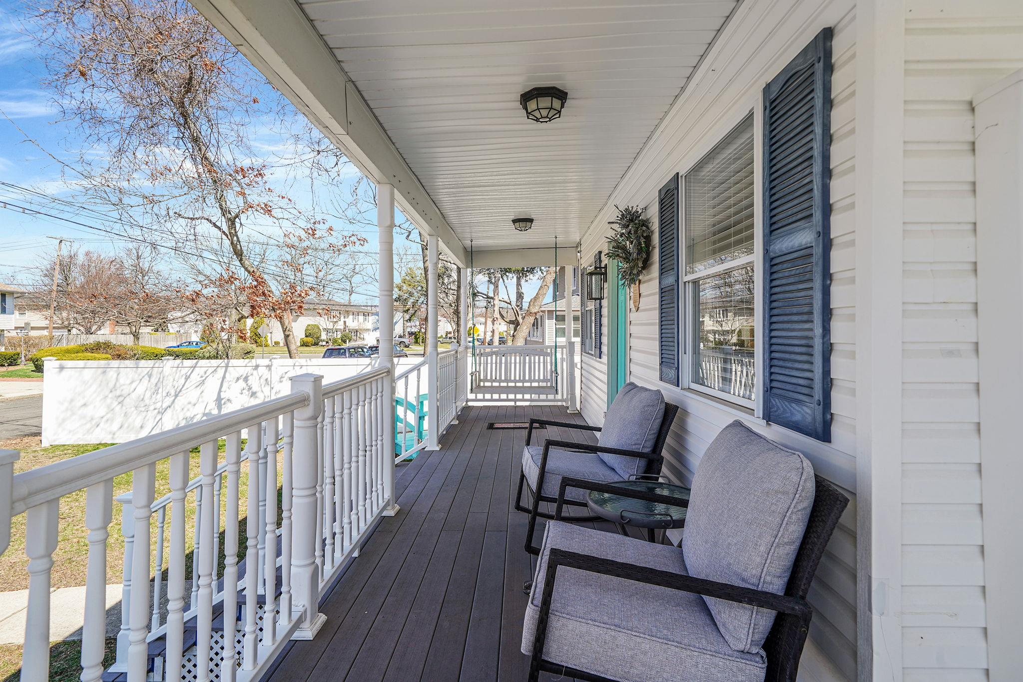 373 Nevada Street St, Lindenhurst, New York image 4