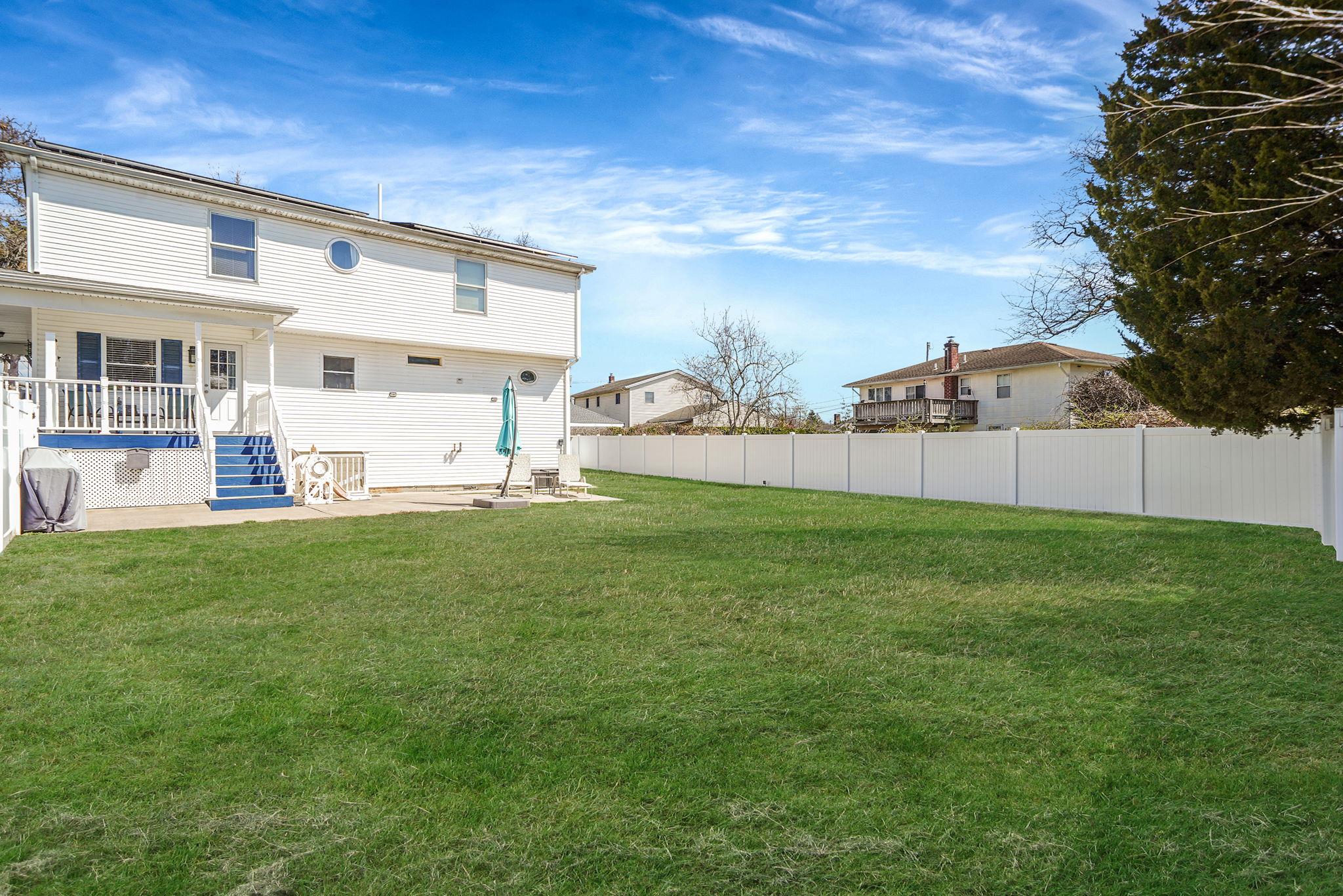 373 Nevada Street St, Lindenhurst, New York image 7