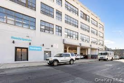 5900 Decatur 2nd Fl Ridgewood NY 11385