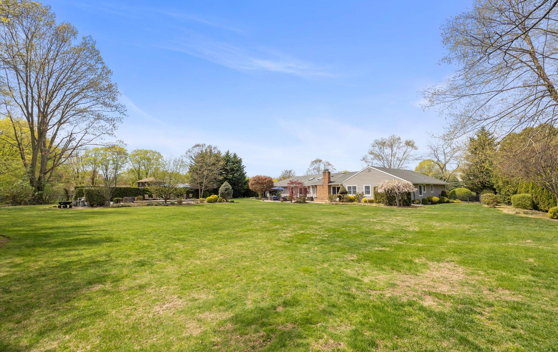 101 Yukon Drive, Woodbury, New York image 36