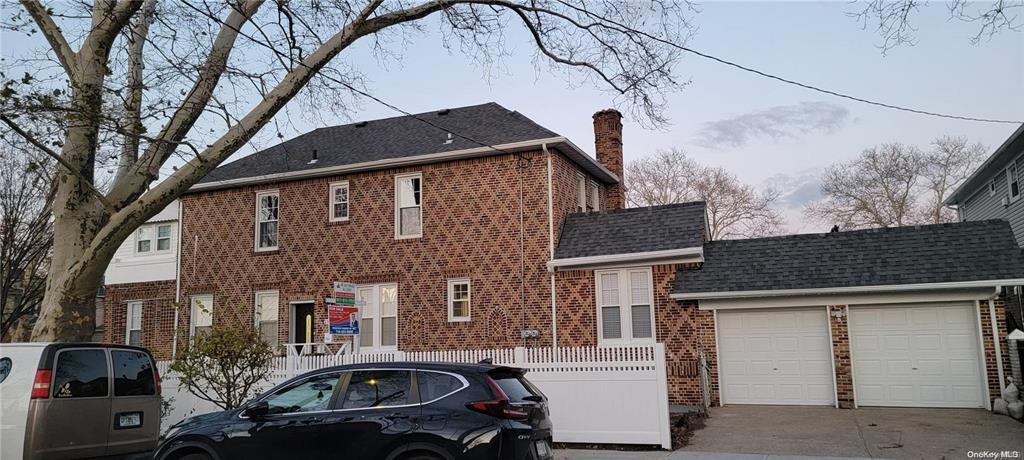 107th Avenue 2, Jamaica, Queens, NY - 3 Bedrooms  
1 Bathrooms  
7 Rooms - 