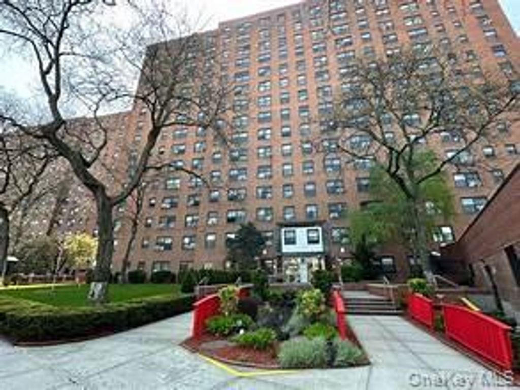 Photo of 99-40 63rd Road #5R, Rego Park, NY 11374 (MLS # 1017278)