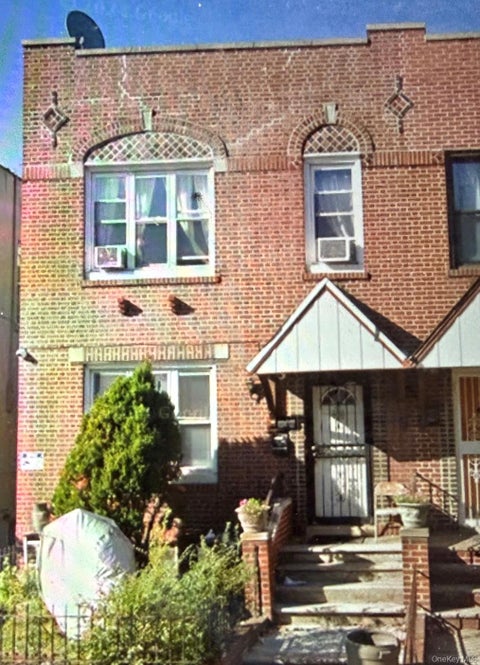 Photo of 5034 41 street Sunnyside ST, Sunnyside, NY 11104 (MLS # 1009958)