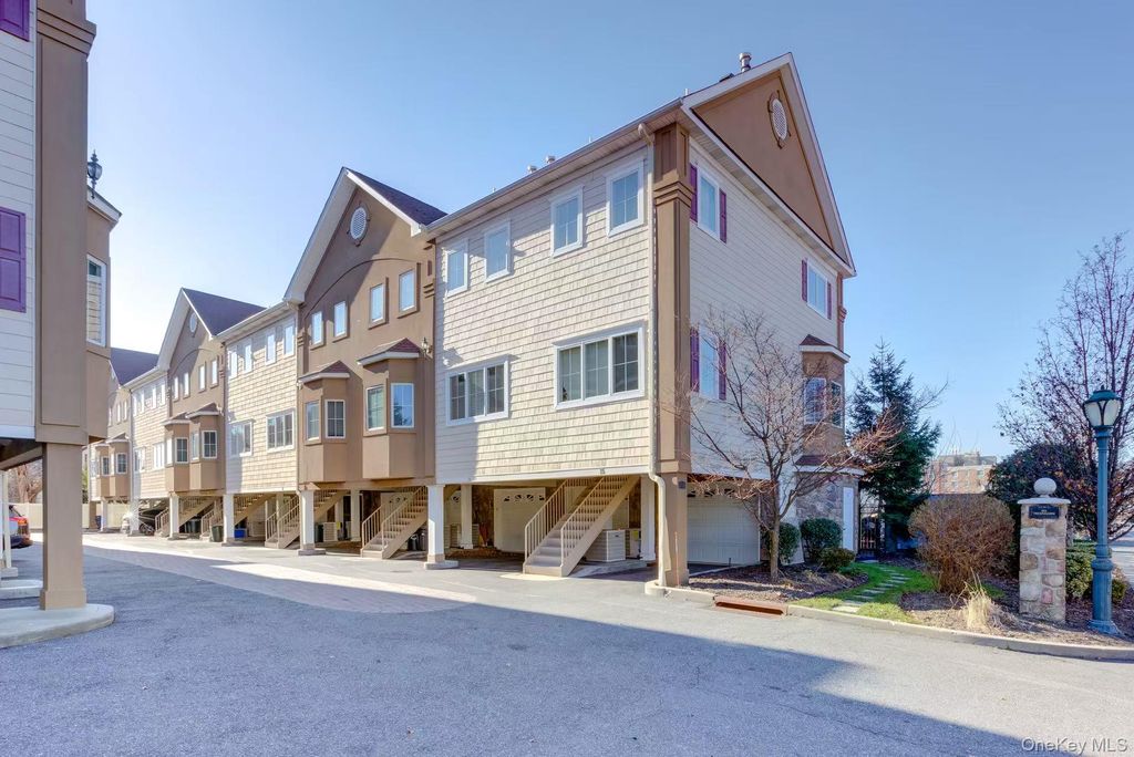 Photo of 330 Maple Avenue #17, Westbury, NY 11590 (MLS # 965484)