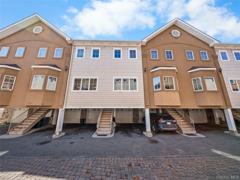 330 Maple Avenue Unit 17, Westbury, NY 11590 - MLS#: 965484