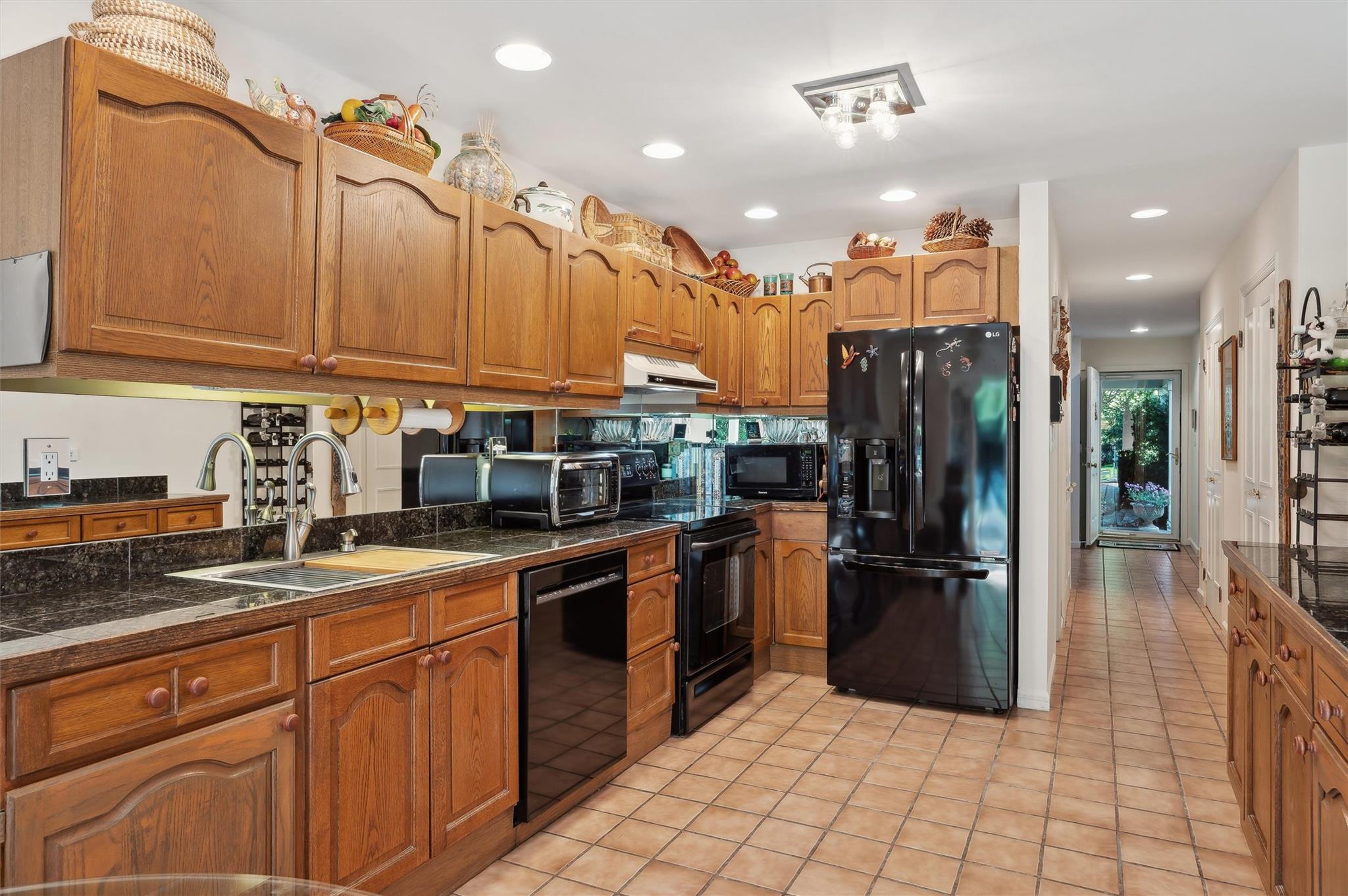 520 Hampton Road #5, Southampton, New York image 12