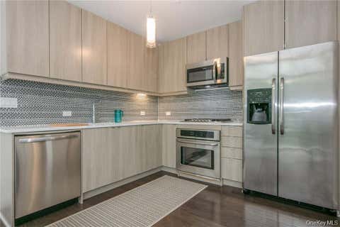 Apartment For Rent - 250 Central Park Avenue #4A<br/> Hartsdale, NY 10530