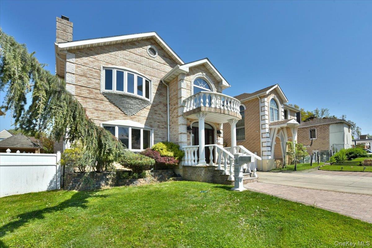 7627 175th Street - Photo 3