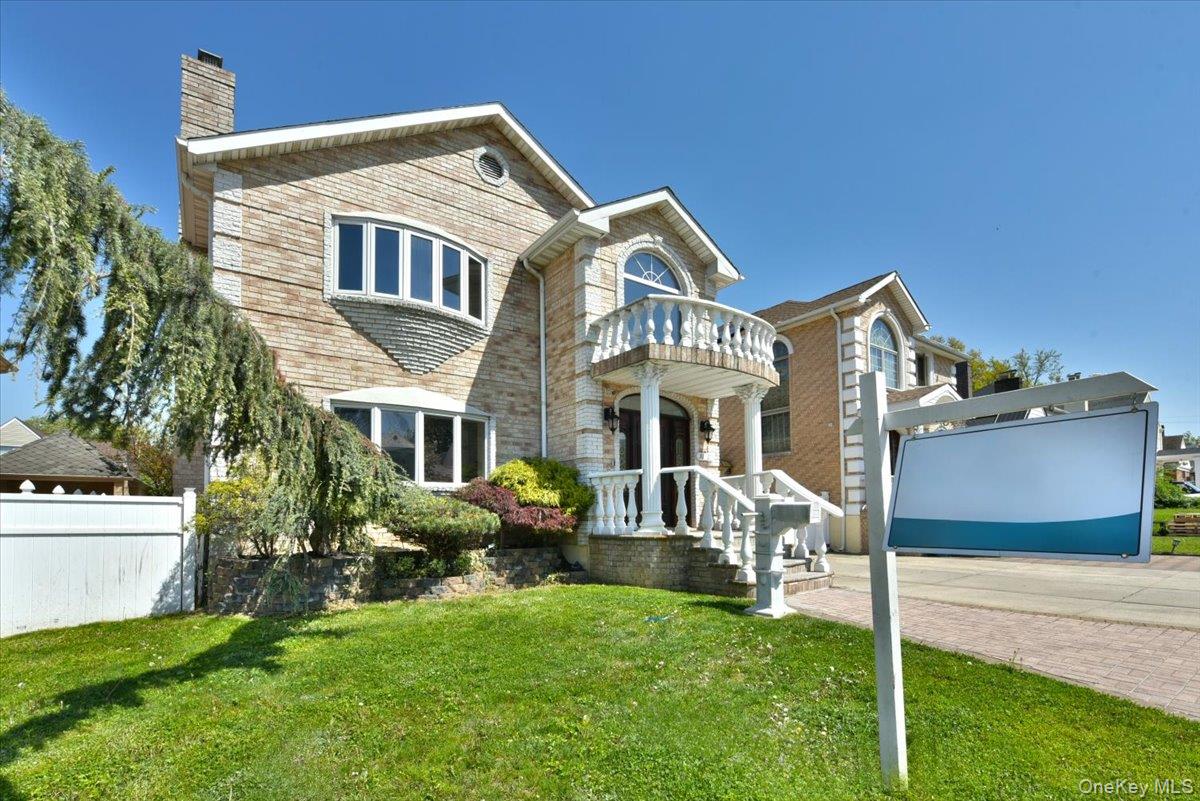 7627 175th Street - Photo 4