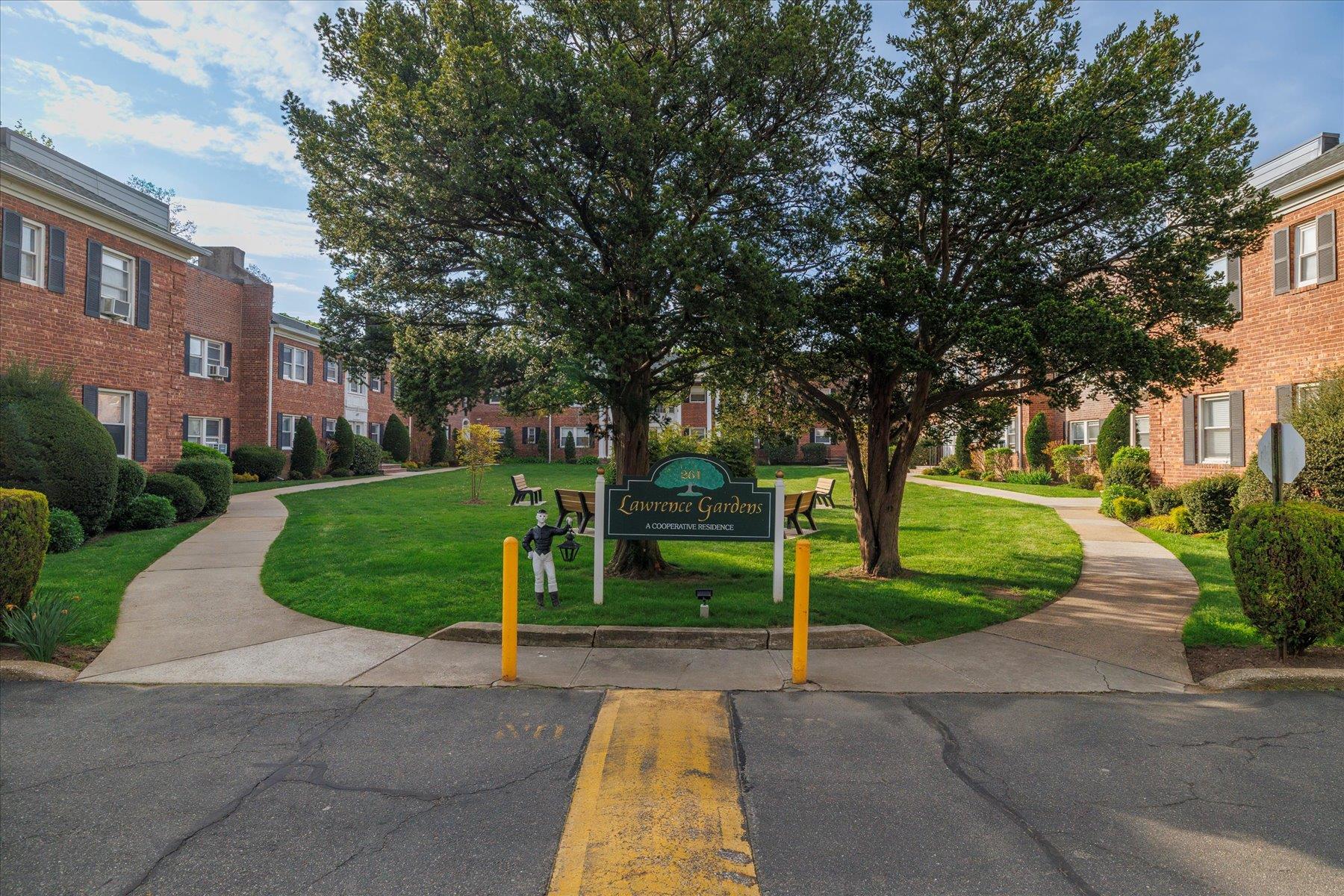261 Central Avenue #E4, Lawrence, New York image 17