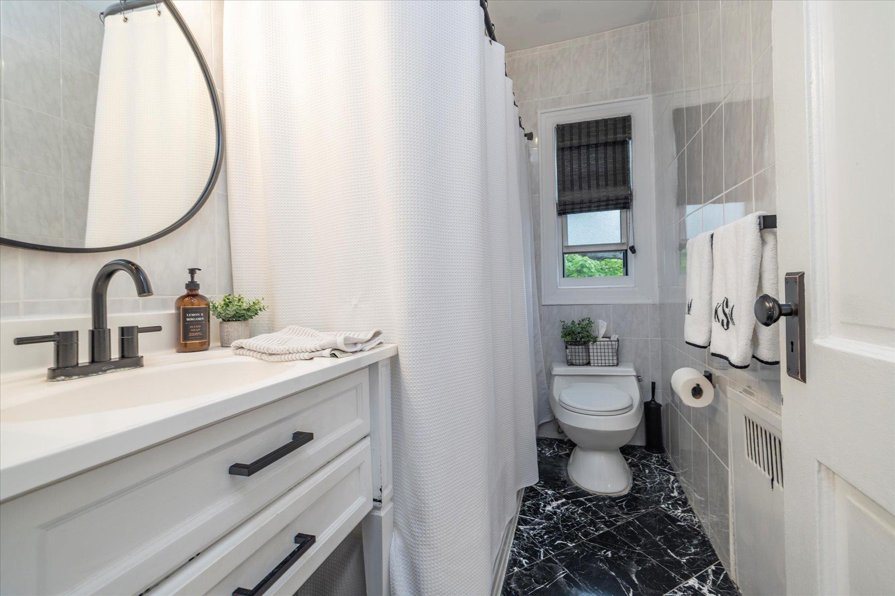 261 Central Avenue #E4, Lawrence, New York image 14