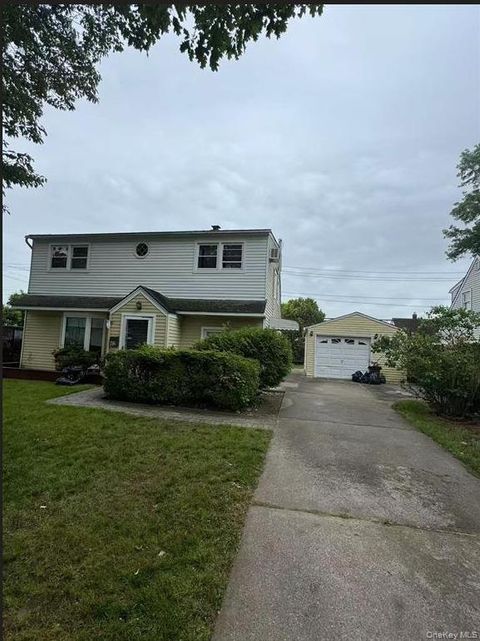 42 Holly Hock Road Levittown NY 11756