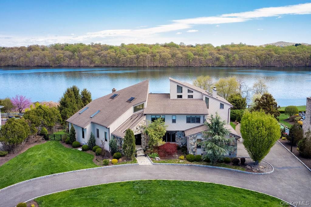 Photo of 22 Fieldstone Court, New City, NY 10956 (MLS # 981364)