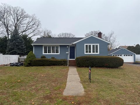 1536 5th Street West Babylon NY 11704