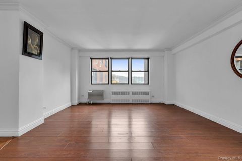 Photo of 579 W 215th Street #7C, New York (Manhattan), NY 10034 (MLS # 960955)