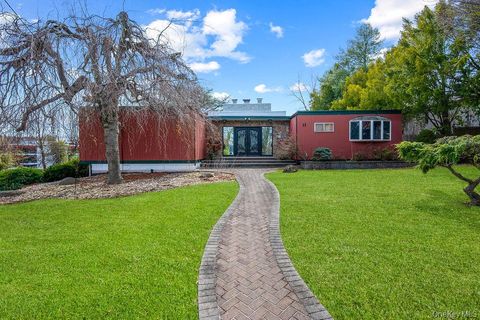 11 Valley View Road Great Neck NY 11021