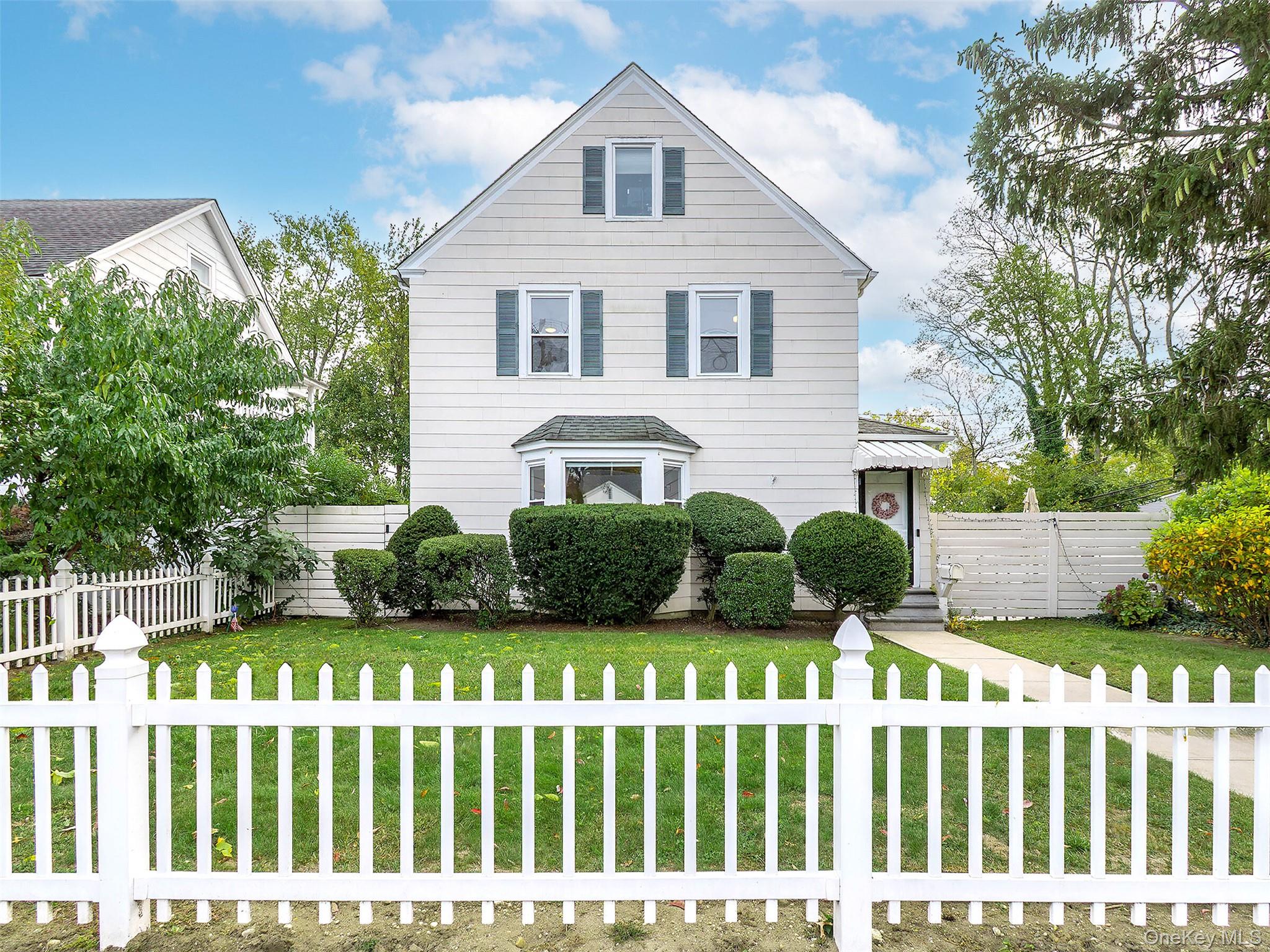 106 McLoughlin Street