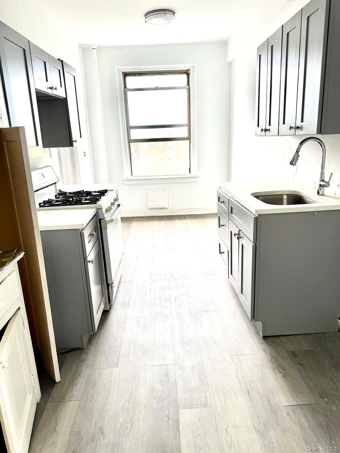 472 Gramatan Avenue Bldg. 2, Unit K4