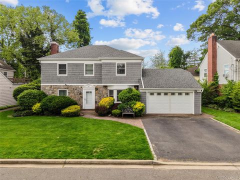Homes For Sale - 67 Raymond Place<br/> Hewlett, NY 11557