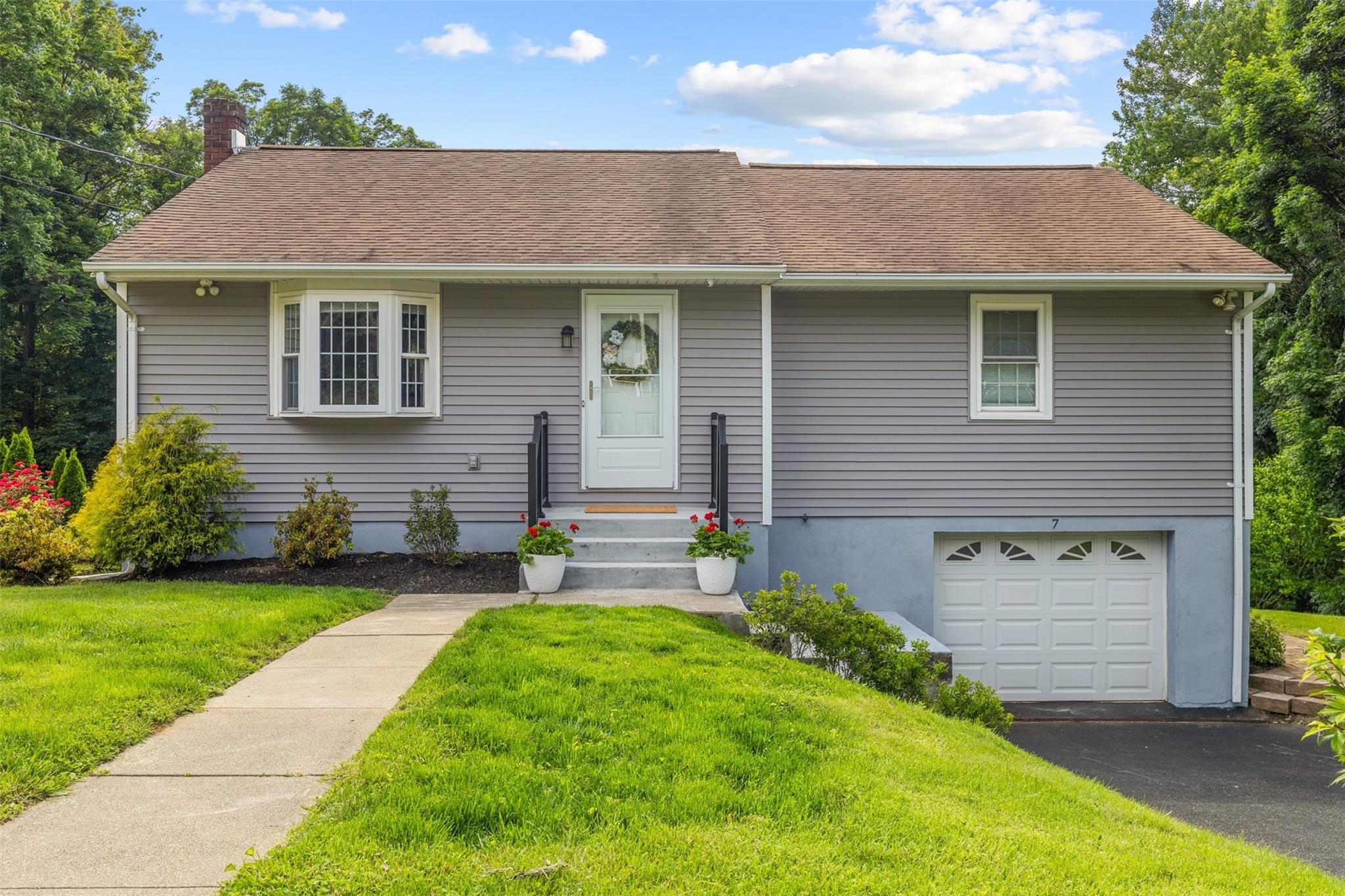 7 School Street, Cortlandt Manor, New York image 1