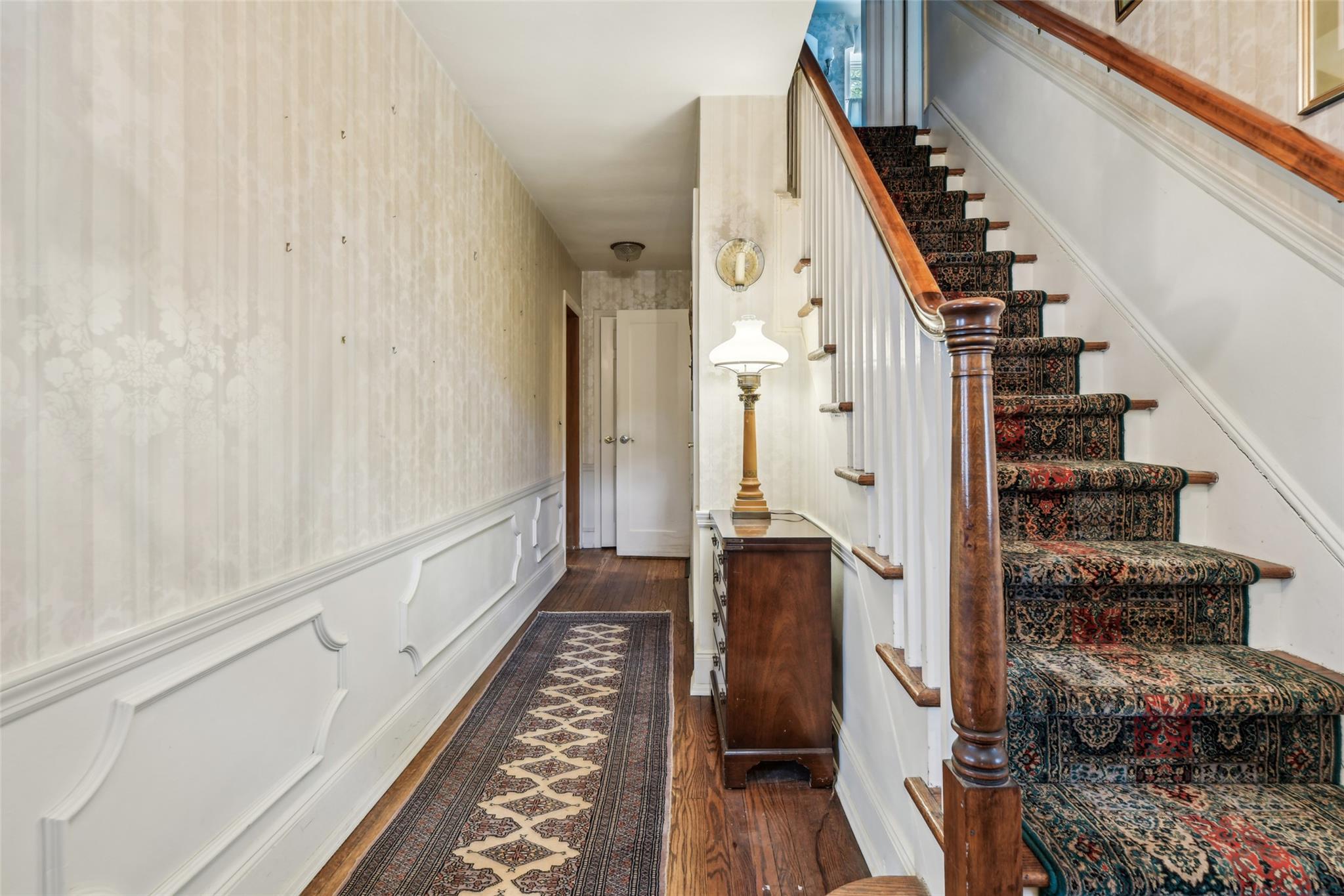 42 Huntington Road, Garden City, New York image 11