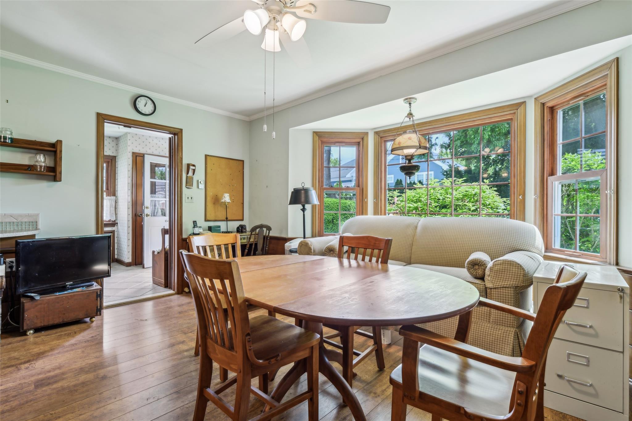 42 Huntington Road, Garden City, New York image 20