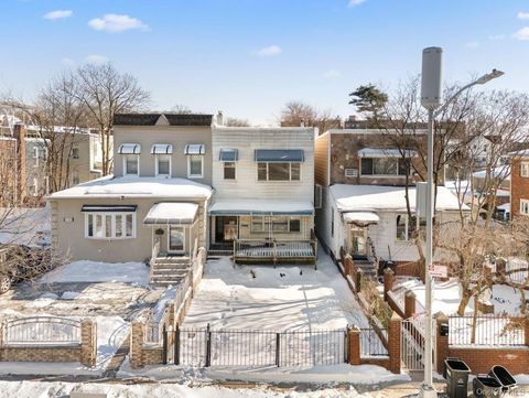 Homes For Sale - 108 Jackie Robinson Parkway<br/> Brooklyn, NY 11207