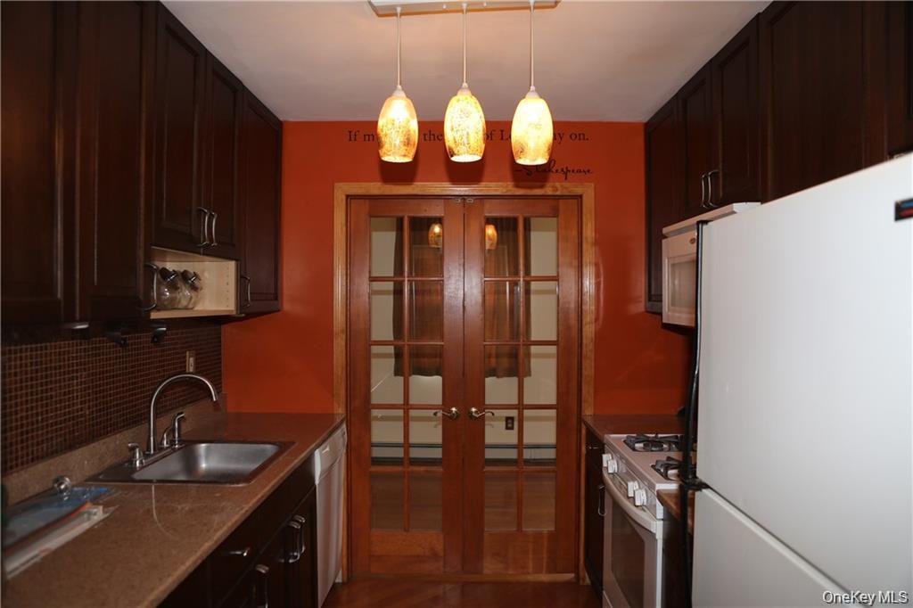 100 Hillside Drive E16