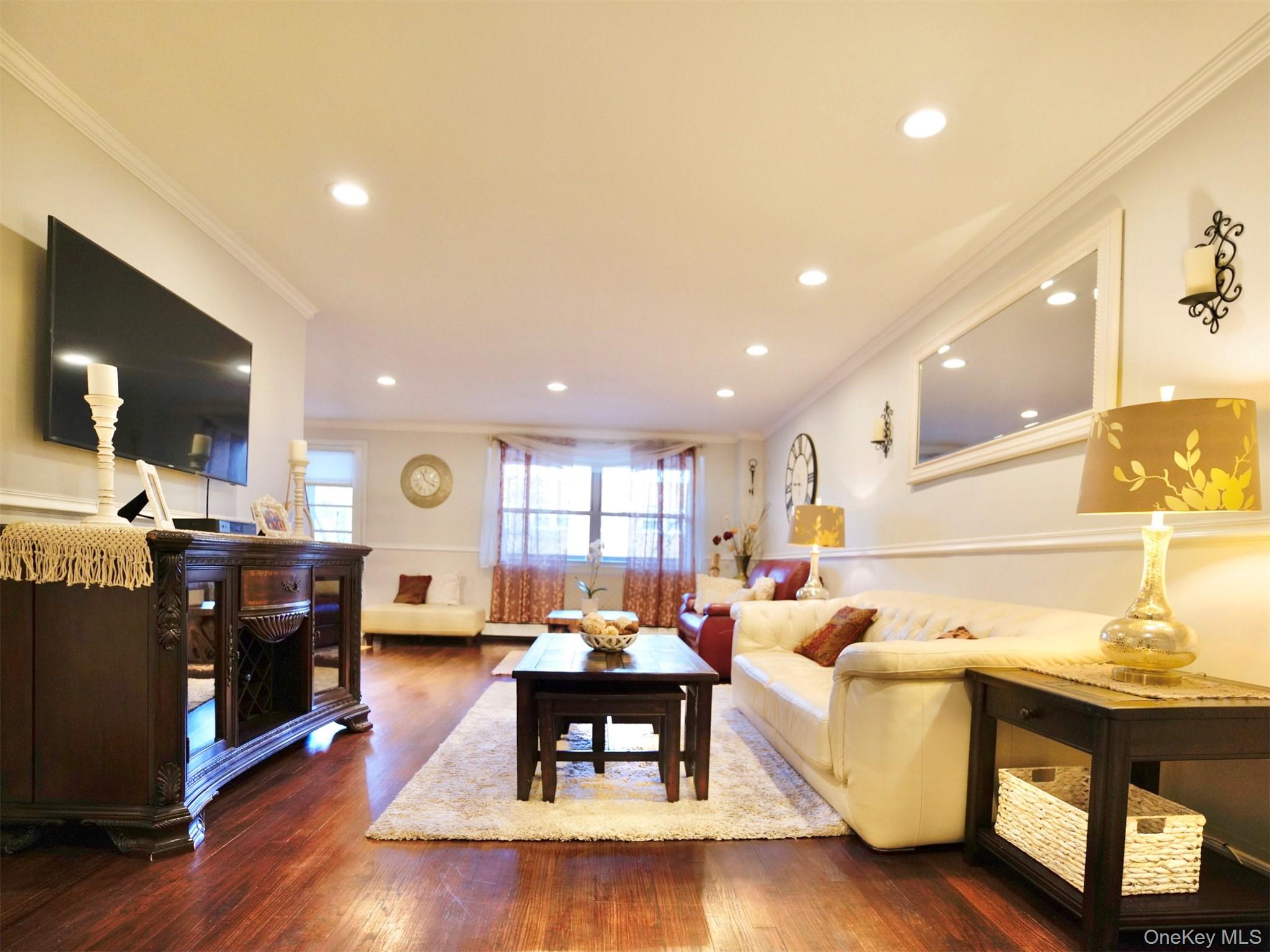 50 Hillpark Avenue 2F