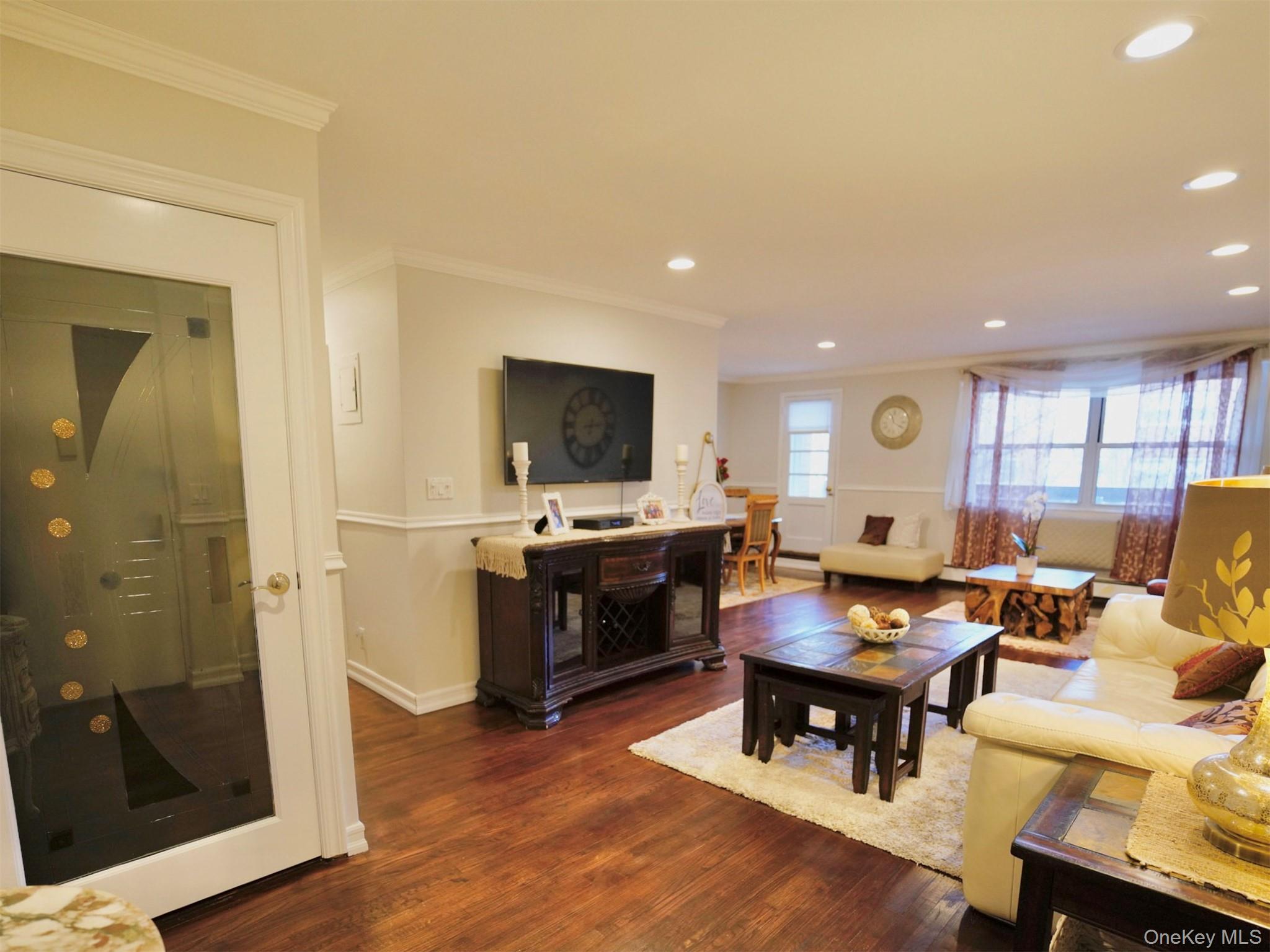 50 Hillpark Avenue 2F