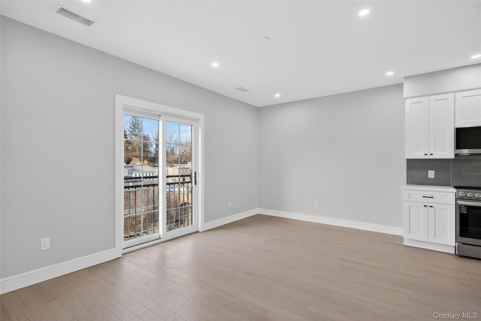 Wappingers Falls, New York 12590, United States, 1 Bedroom Bedrooms, ,1 BathroomBathrooms,Residential,Active,254546