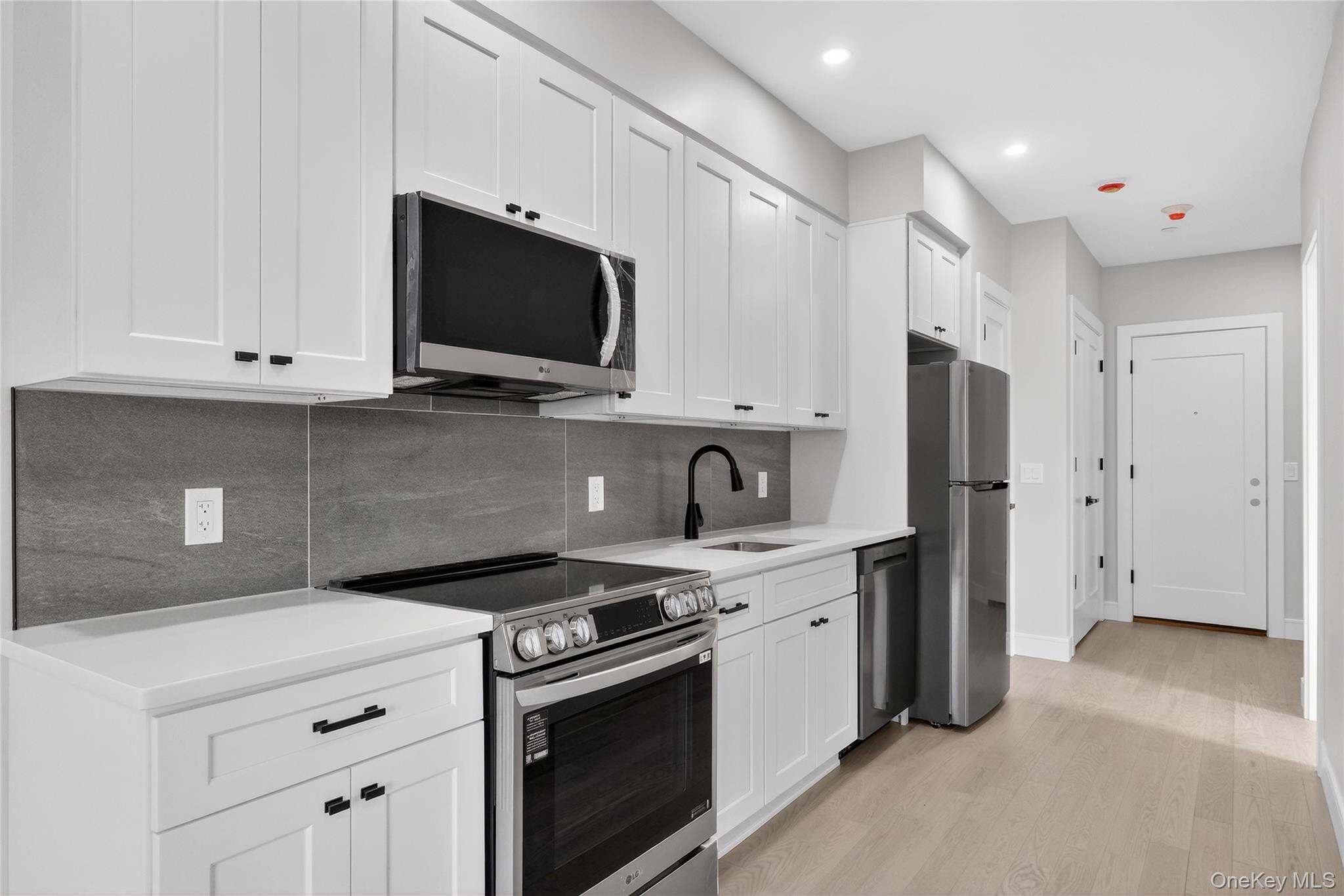 Wappingers Falls, New York 12590, United States, 1 Bedroom Bedrooms, ,1 BathroomBathrooms,Residential,Active,254546