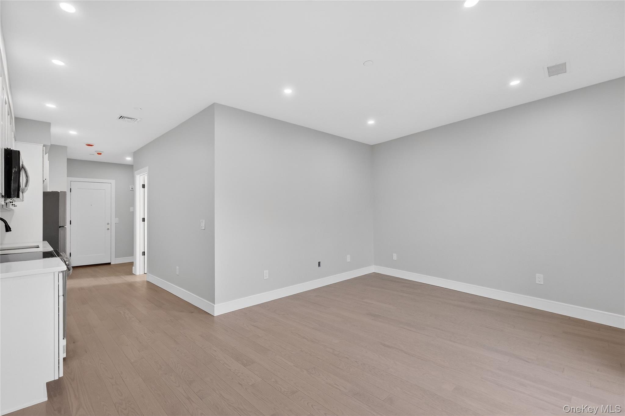 Wappingers Falls, New York 12590, United States, 1 Bedroom Bedrooms, ,1 BathroomBathrooms,Residential,Active,254546